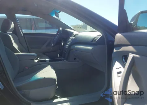 2010 Toyota Camry z USA, uszkodzony, nr VIN 4T4BF3EK4AR068235